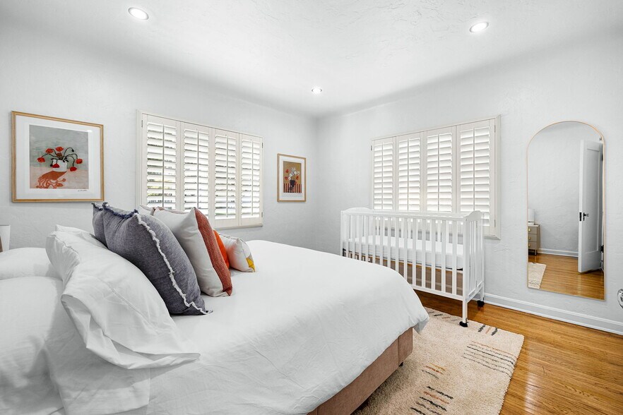 Building Photo - 3758 Gaviota Ave