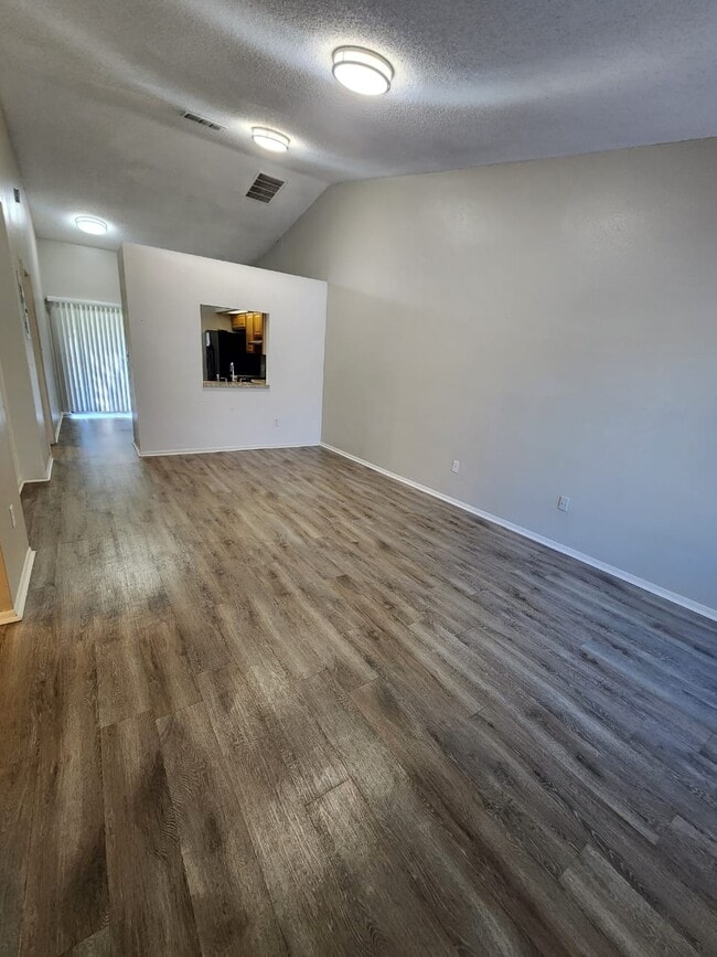 Building Photo - 5140 La Mancha Ct