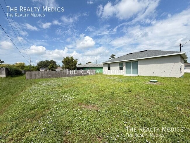 Building Photo - 2481 San Filippo Dr SE