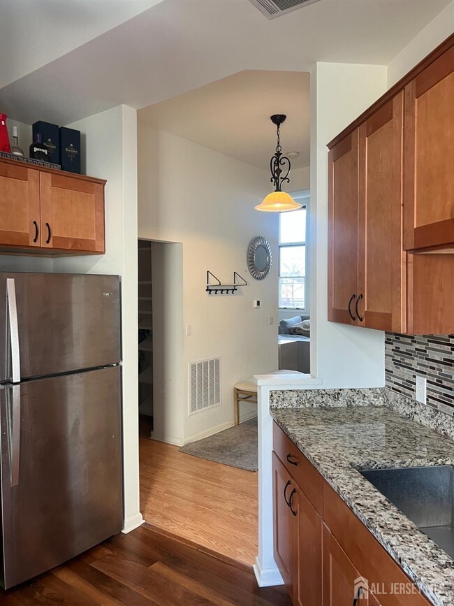 Building Photo - 9/11 New St