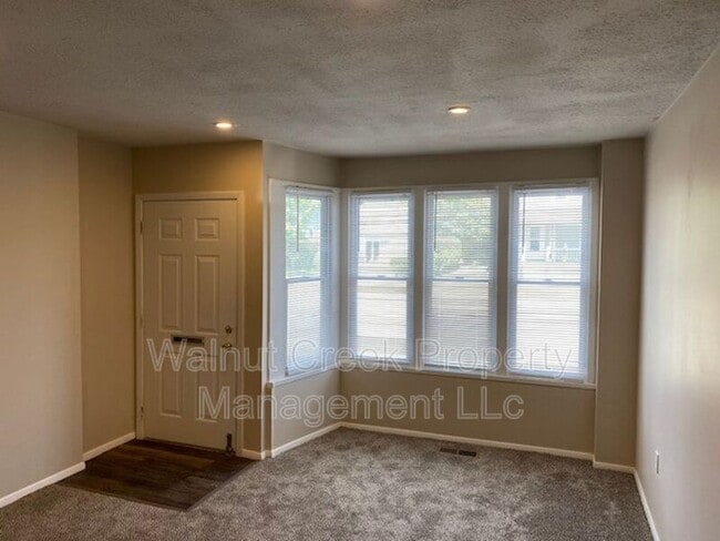 Building Photo - 808 E Erie Ave