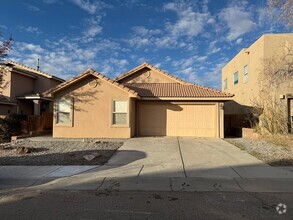 Building Photo - Great 3 Bedroom Home with 2 Car Garaged