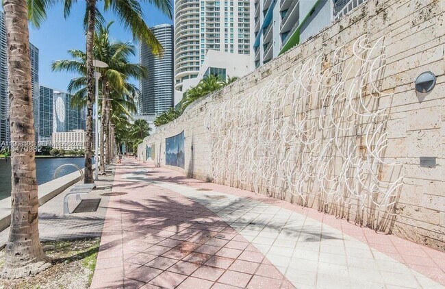 Building Photo - 335 S Biscayne Blvd