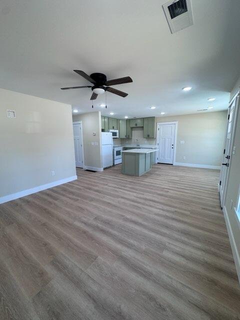 Building Photo - 809 Hillcrest Dr