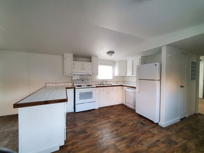 Building Photo - 1009 Jacks Dr