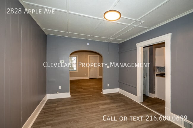 Building Photo - 2828 Apple Ave