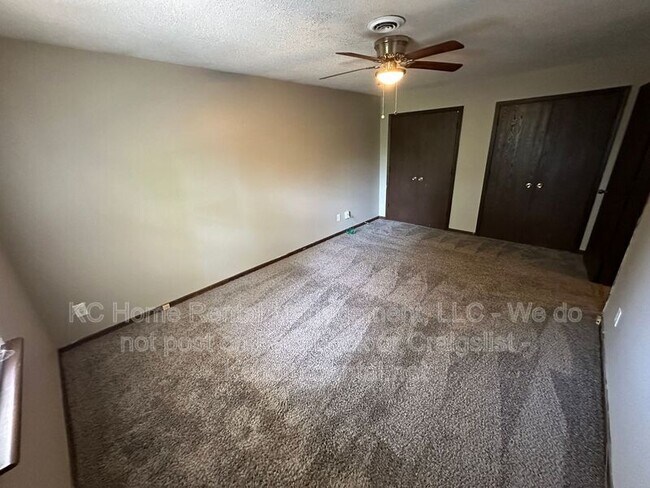Building Photo - 6333 N Wyandotte St