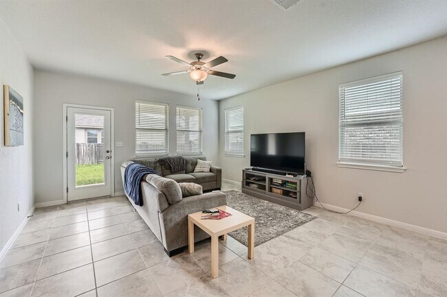 Building Photo - 104 Red Cedar Ct