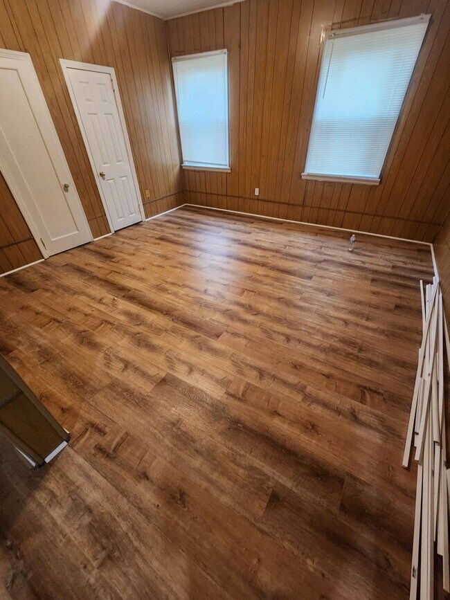 Building Photo - 4091 E 81st St