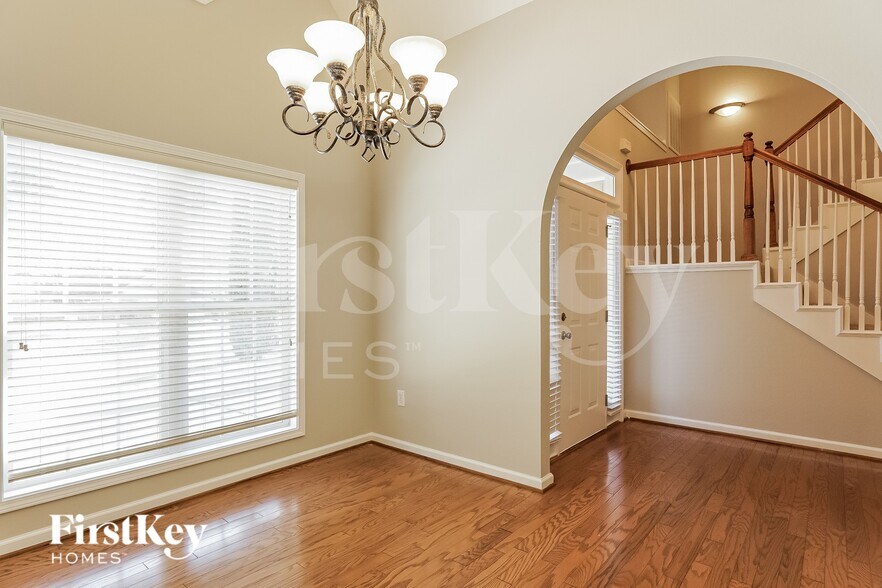 Building Photo - 198 Cove Ln