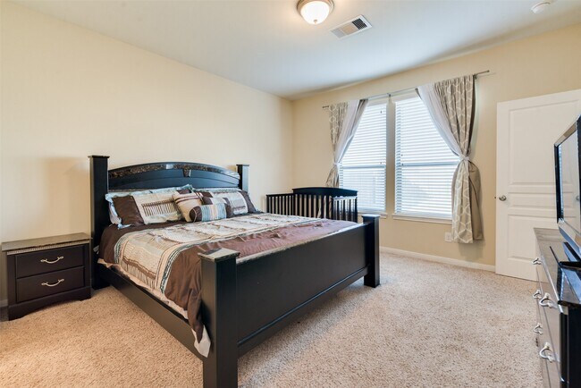 Building Photo - 8127 Running Brook Ln