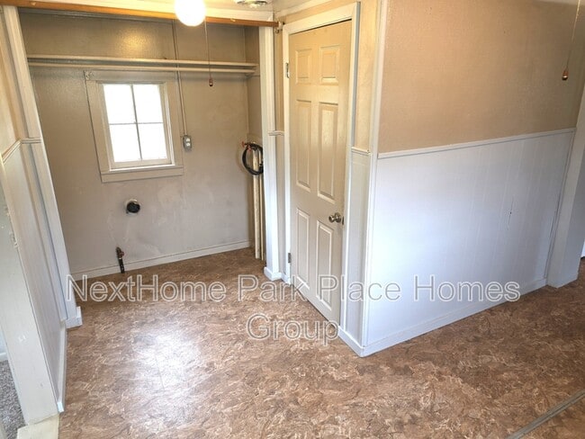 Building Photo - 659 Prairie St