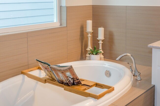 Building Photo - 5010 Ella Blvd