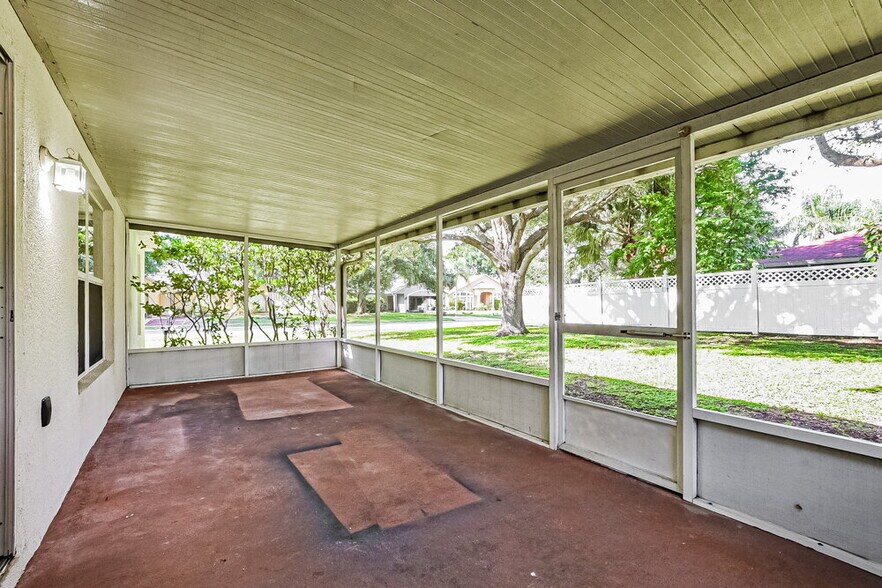 Building Photo - 1324 Montheath Cir