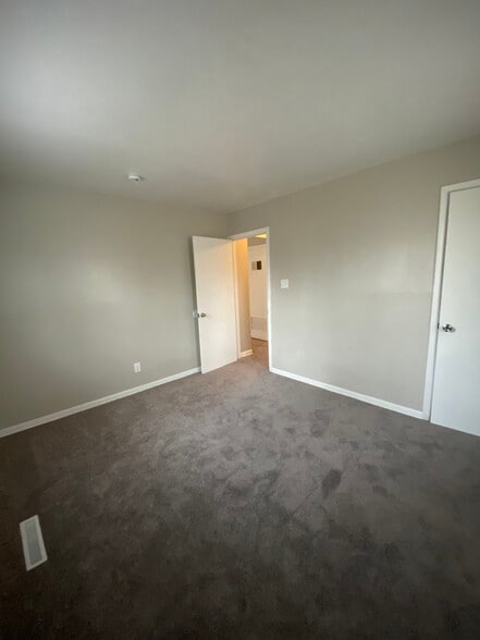 Building Photo - 1537 Duffield Dr