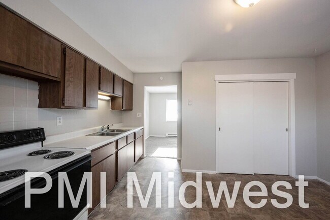 Building Photo - "Charming 2-Bedroom Retreat with 800 Sq. Ft. of Comfort in New Palestine!"