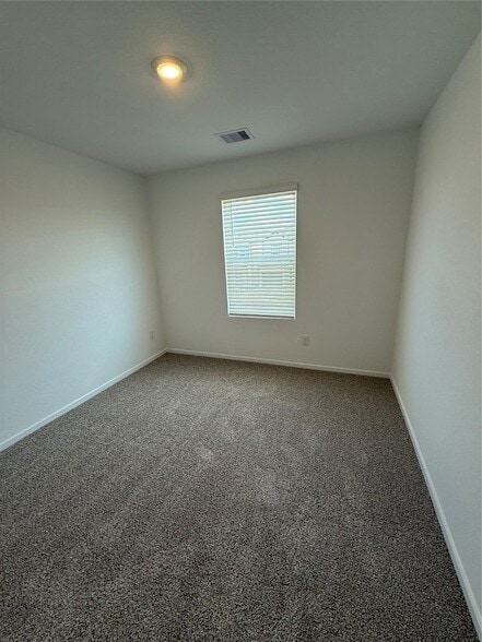 Building Photo - 1002 Moon Drop Ln