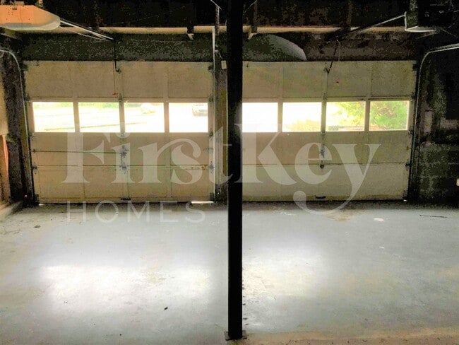 Building Photo - 1775 Independence Dr