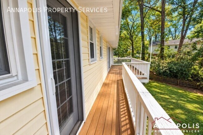Building Photo - 300 S Cherry Grove Ave