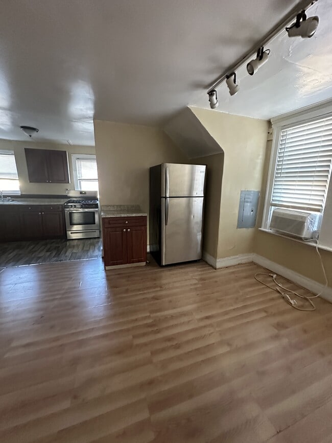 Building Photo - 11326 Saint Aubin St