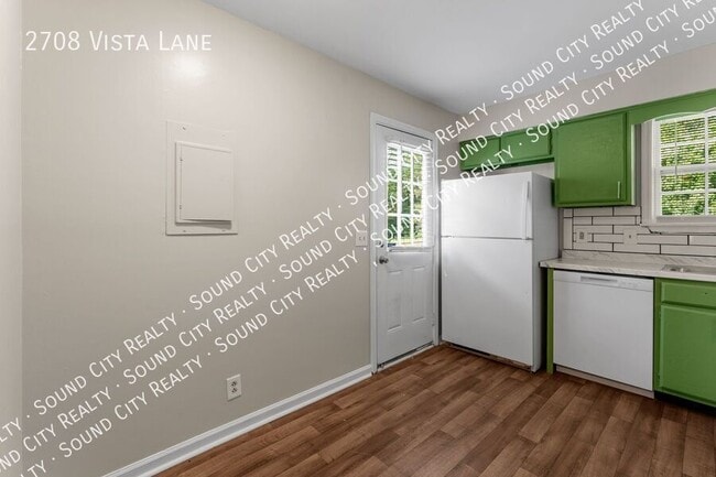 Building Photo - 2708 Vista Ln