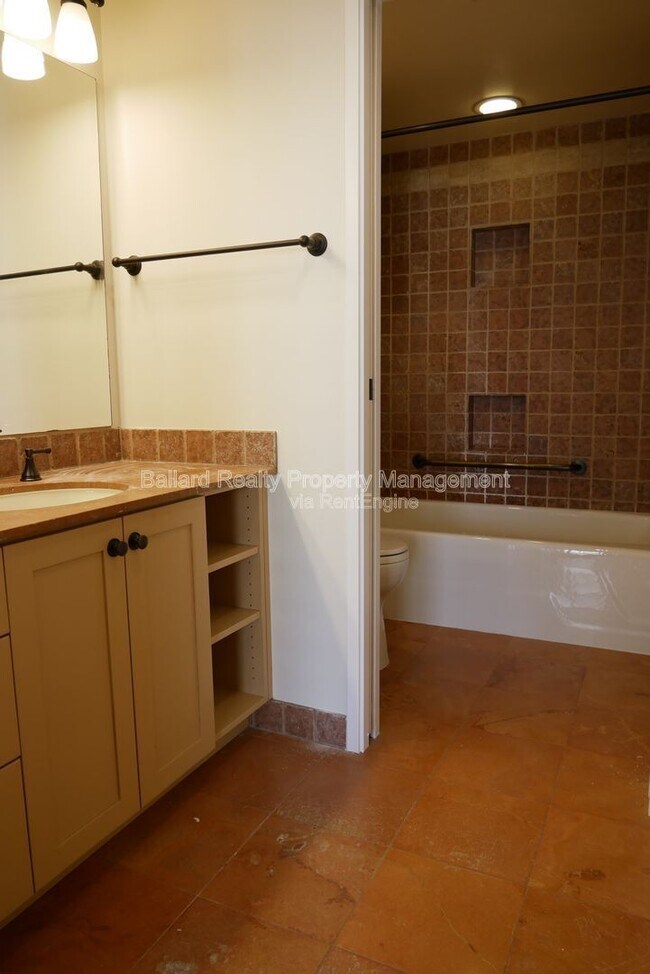 Building Photo - 2125 1st Ave