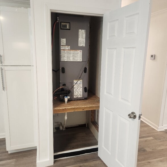 Building Photo - 308 Liston St