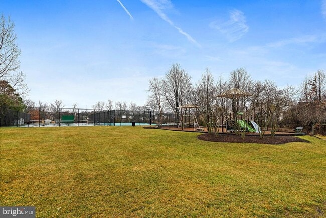 Building Photo - 21922 Hyde Park Dr
