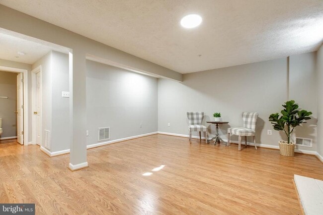 Building Photo - 8117 Ellen Way