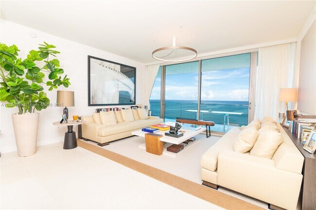 Building Photo - 10201 Collins Ave