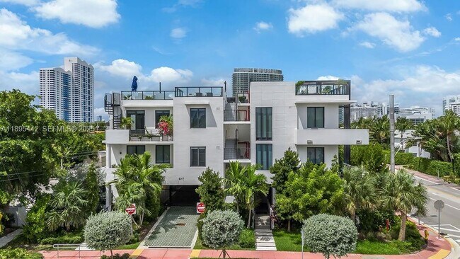 Building Photo - 1030 15th St