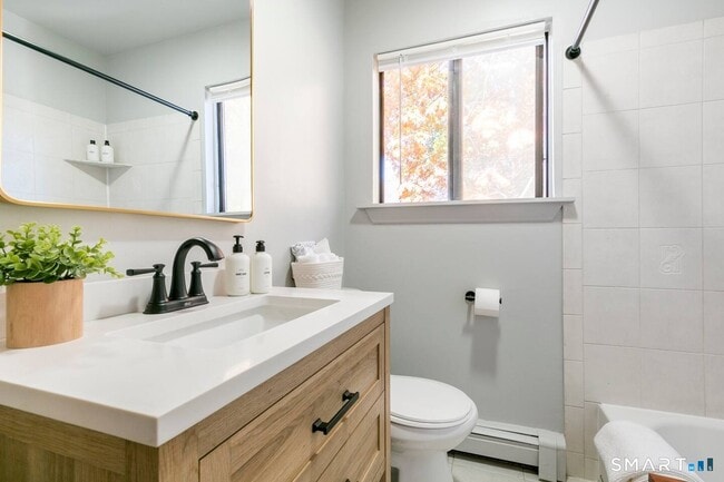 Building Photo - 516 Indian Ave