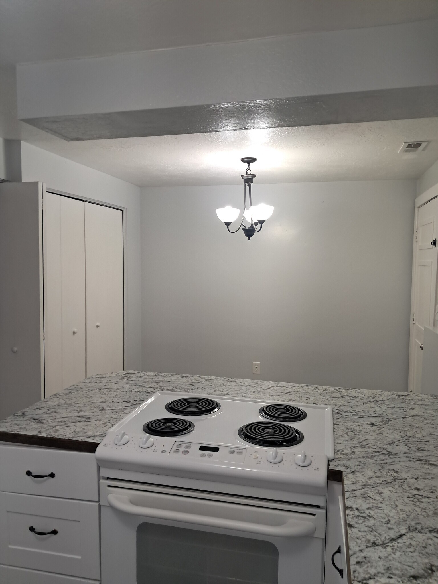 Dining - 111 Center St
