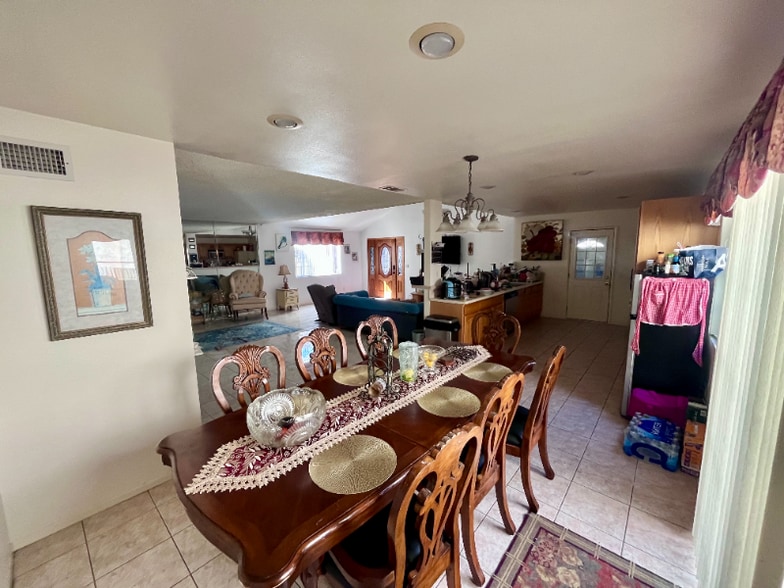 Building Photo - 2346 Seabright Ave