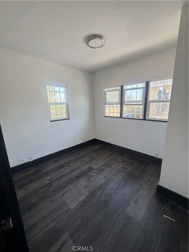 Building Photo - 146 W 58th St