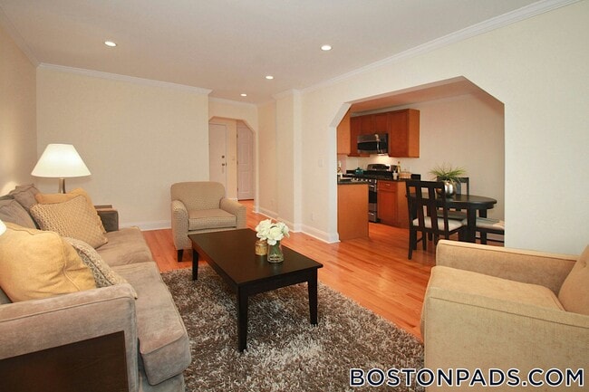 Building Photo - 60 Brattle St