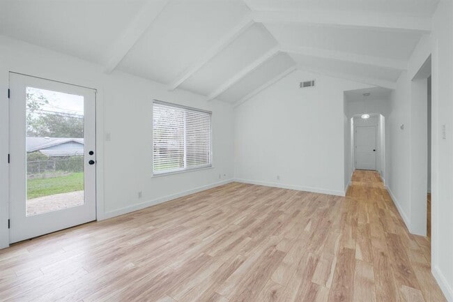 Building Photo - 8525 Maine Dr