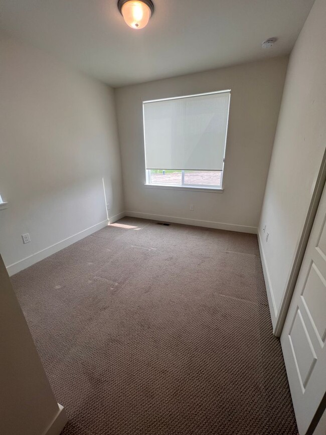 Building Photo - NEW BUILD 4 Bed 3.5 Bath Townhome In Superior-Available Now!