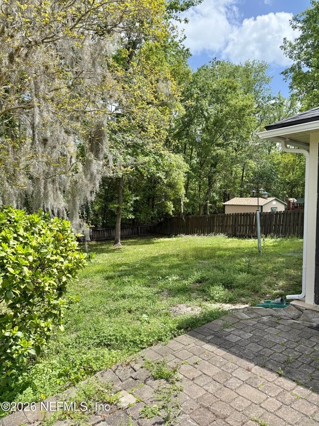 Building Photo - 12255 Lake Fern Dr E