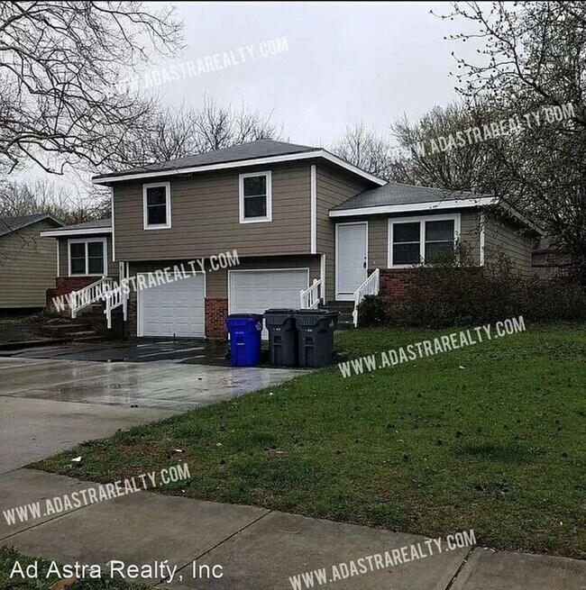 Primary Photo - Very Nice Olathe Duplex-Available NOW!!!!