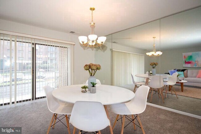 Building Photo - 7202 Rockland Hills Dr