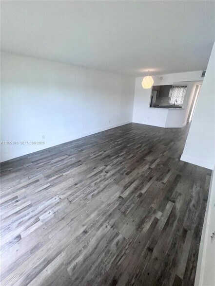 Building Photo - 6715 W 26th Dr