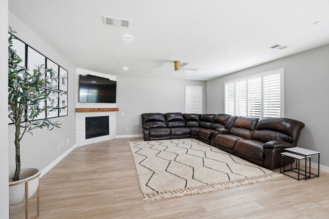 Building Photo - Highly Sought-After Next Gen Home with Private Downstairs Suite in Gated Valencia Community