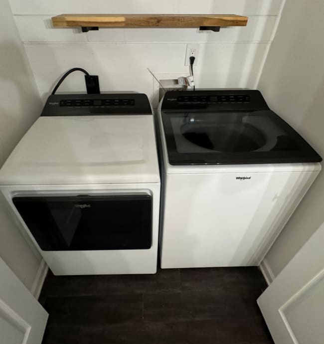 Building Photo - Introducing a charming home located in the heart of Suffolk ¨ASK ABOUT OUR ZERO DEPOSIT¨