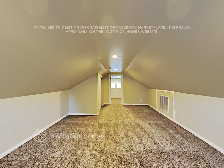 Building Photo - 230 S 79th St