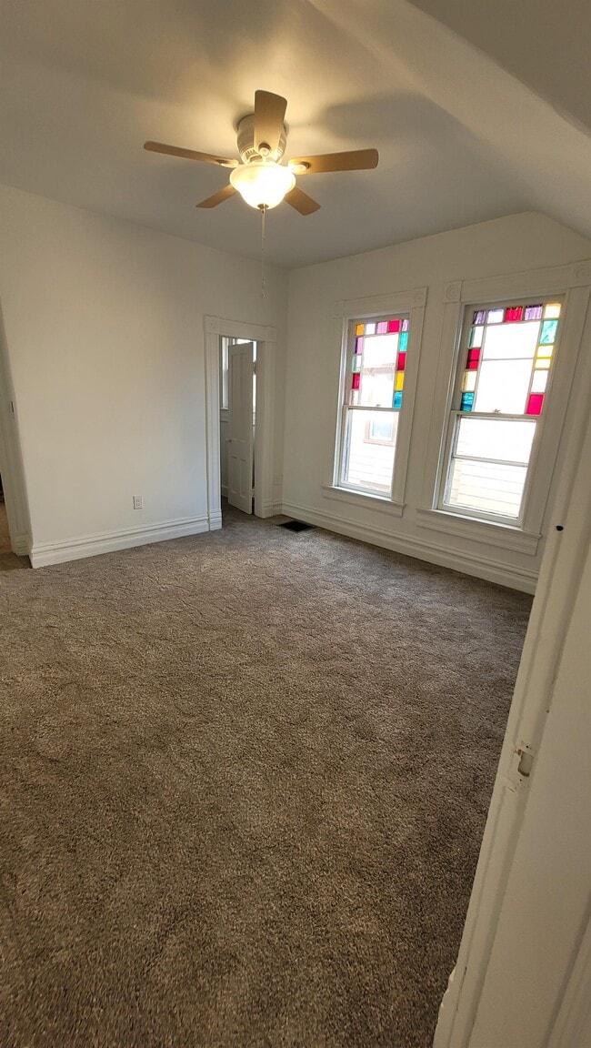 Building Photo - 728 W Colorado Ave