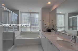 Building Photo - 950 Brickell Bay Dr