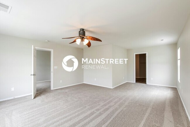 Building Photo - 3 Bedroom Pet-Friendly Home in HUNTERSVILLE, NC with Main Street Renewal