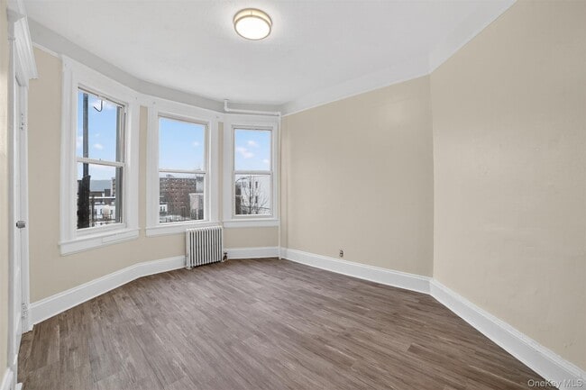 Building Photo - 52 Groshon Ave