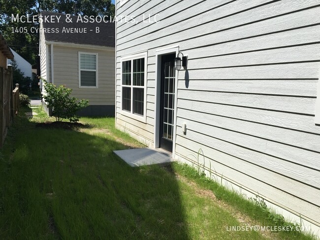 Building Photo - 1405 Cypress Ave